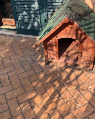 Cuccia da esterno per cane di taglia media