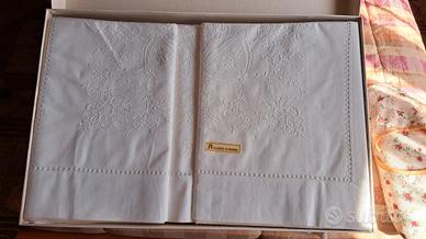 lenzuolo e 2 federe puro lino ricamati a mano 