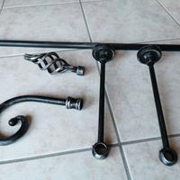 Kit supporto tenda con palo e decori ferro battuto