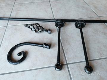 Kit supporto tenda con palo e decori ferro battuto