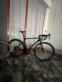 Bici ultimate canyon CF SLX 8 Di2 con accessori