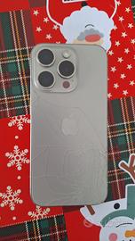 iPhone 15 Pro grado basso