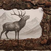 Quadro corteccia e pigne vere con disegno cervo