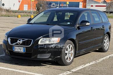 VOLVO V50 D2 POLAR