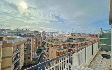 LUMINOSO TRILOCALE CON CANTINA