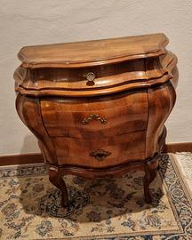 Comodino bombato lastronato noce,anni 40.