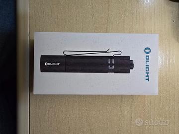 Olight i5R EOS Carbon Fiber - Limited Edition 