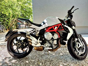 MV Augusta Brutale 800
