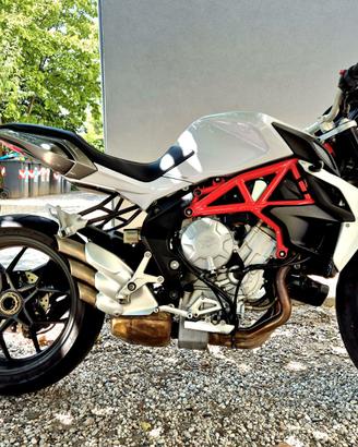 MV Augusta Brutale 800