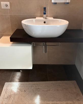 Mobile e lavabo per bagno piccole dimensioni