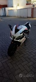 Aprilia RSV4 R
