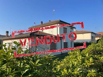 Villa di 229 m² con più di 5 locali e box auto a M