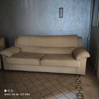 divano 3 posti e poltrona sfoderabili a 50€