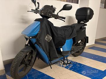 WOW 775 Scooter Elettrico L3e 125cc accessoriato
