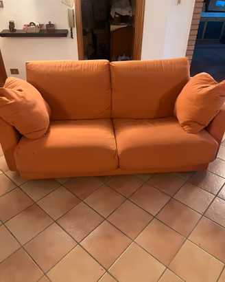 2 divani in buono stato