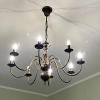 Coppia di lampadari in ferro battuto – 8 bracci