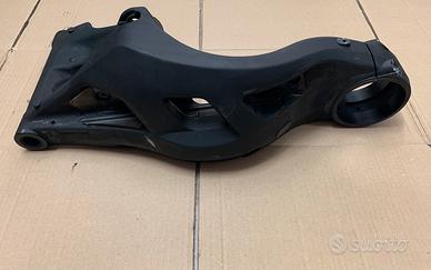 MV AGUSTA 750 forcellone