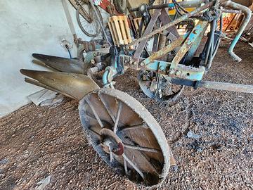 Aratro bivomere trainato Martinelli