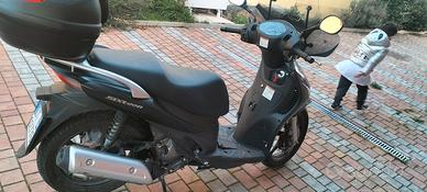 Scooter  Suzuki Sixteen 150