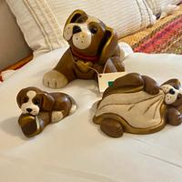 Cane grande col cuore con i suoi due piccoli