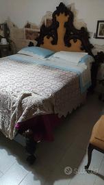 Letto matrimoniale antico