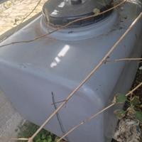 ven recipiente d acqua  200L come nuovo