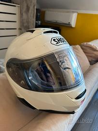 Casco Shoei  neotec 2 con Bluetooth sena XS