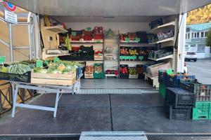 Carrello appendice adibito ad uso commerciale