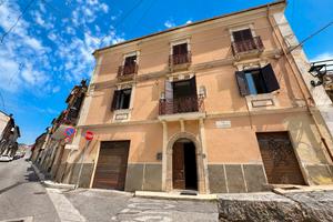 Elegante palazzetto storico Magliano dei Marsi, AQ