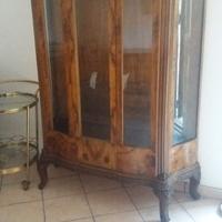 Vetrinetta in radica di noce e cristallo