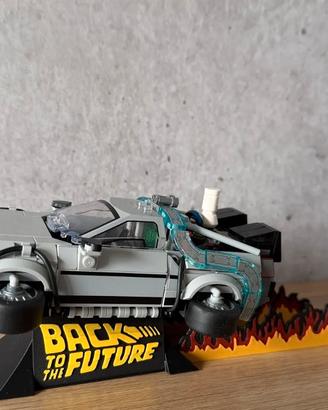 Stand scenografico per DeLorean LEGO 77256