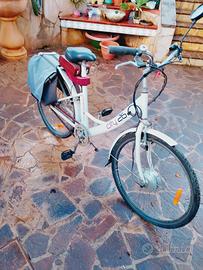 bicicletta con pedalata assistita