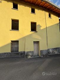 Casa cielo terra con due unità abitative