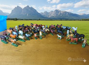 Statuine di cavalli in resina