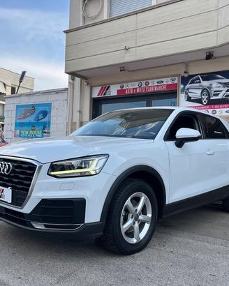 AUDI Q2 30 TDI S tronic Business Design