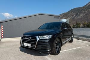 Audi Q7 S-line 7Posti