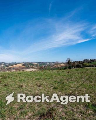 Terreno di 6892 m² a Fano