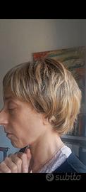 Parrucca donna taglio corto biondo balayage