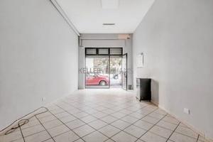 2 locali commerciali uso investimento