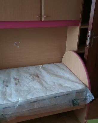 stanza letto e armadio 