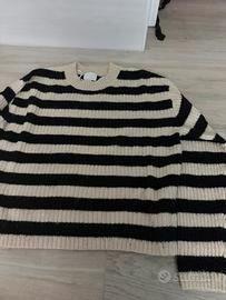 Maglioncino a righe nere e panna