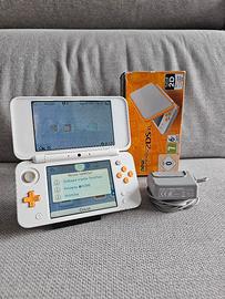 New Nintendo 2DS XL Arancione e Bianco Boxato