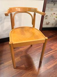 Sedia vintage in legno di faggio curvato