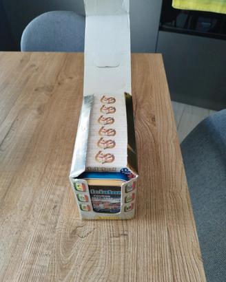 tin box 2021 + figurine