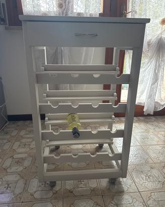 Portabottiglie in legno con ruote e cassetto