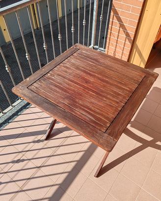 Tavolino in legno con 4 sedie