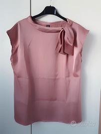 Top raso rosa con fiocco e scollo a barca