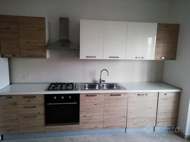 Cucina moderna completa