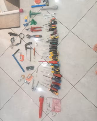 strumenti per elettricista e idraulico 