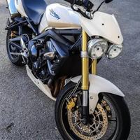 Moto Triumph Street Triple 675